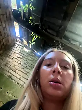 Snapshot of hotamanda01 chatting on October 26, 2025, 11:27 am hotamanda01 online show from October 26, 2025, 11:27 am