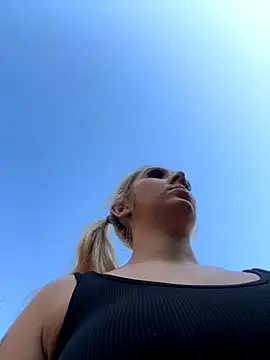 Snapshot of hotamanda01 chatting on November 23, 2025, 12:27 pm hotamanda01 online show from November 23, 2025, 12:27 pm