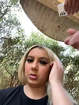 Snapshot of hotamanda01 chatting on December 1, 2025, 10:31 am hotamanda01 online show from December 1, 2025, 10:31 am