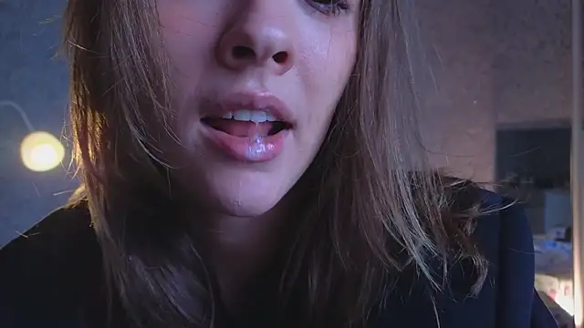 Snapshot of DemiDee chatting on January 6, 2026, 1:20 am DemiDee online show from January 6, 2026, 1:20 am