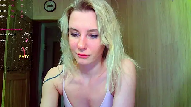 Snapshot of Caramel_piegirl chatting on April 21, 2026, 10:12 pm Caramel piegirl online show from April 21, 2026, 10:12 pm