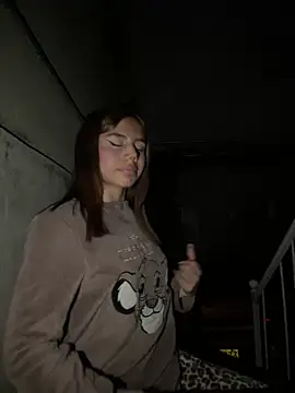 Laura-Khalifa online show from February 21, 2025, 5:46 am