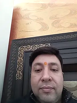 innocentboy1987 online show from November 18, 2025, 6:40 am