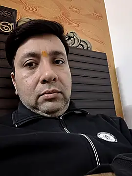 Snapshot of innocentboy1987 chatting on February 13, 2026, 5:25 am innocentboy1987 online show from February 13, 2026, 5:25 am