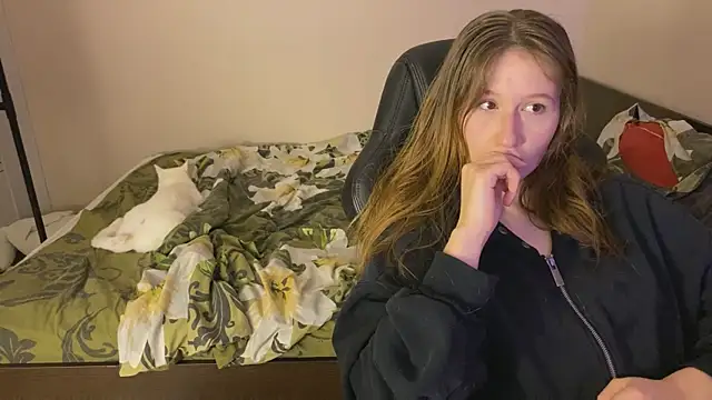 Sabrinaanddaniel online show from October 27, 2025, 6:45 pm