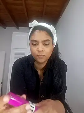 Snapshot of Pocahontas_aws chatting on February 10, 2025, 5:41 pm Pocahontas aws online show from February 10, 2025, 5:41 pm