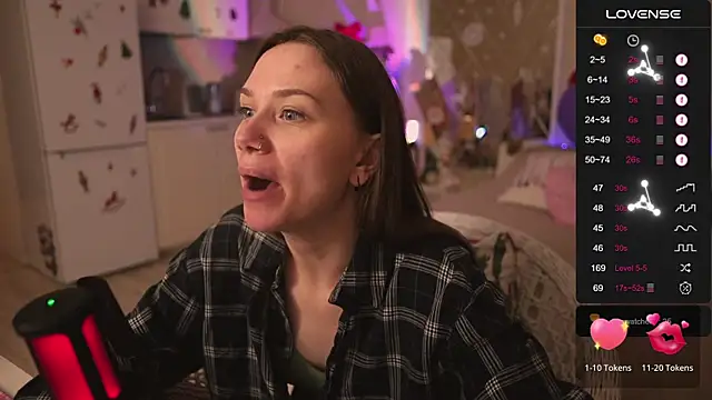 Snapshot of alexa_feels_ chatting on December 21, 2025, 4:58 pm alexa feels online show from December 21, 2025, 4:58 pm