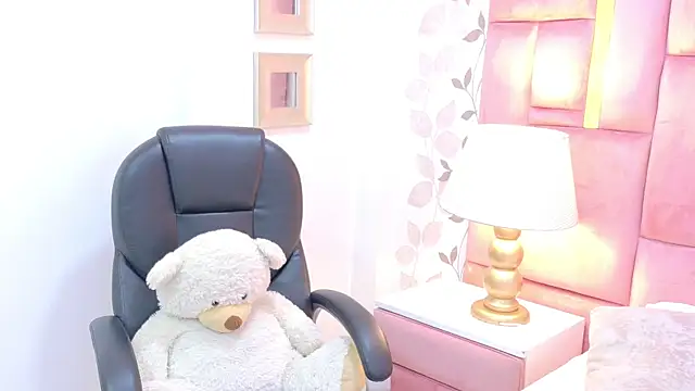 ArianaFranco online show from May 20, 2026, 1:50 pm