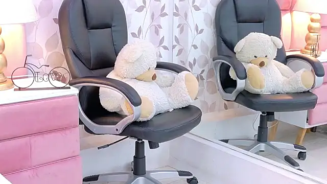 ArianaFranco online show from June 12, 2026, 2:05 pm