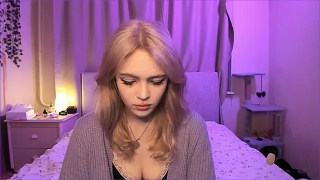 Snapshot of MiaRanki chatting on September 17, 2025, 9:05 pm MiaRanki online show from September 17, 2025, 9:05 pm