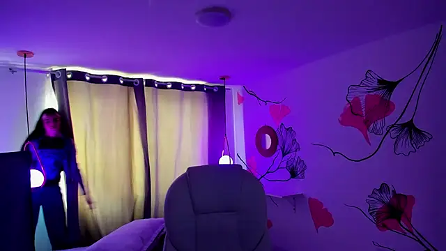 Isabela Fiorelli online show from November 15, 2025, 1:18 pm