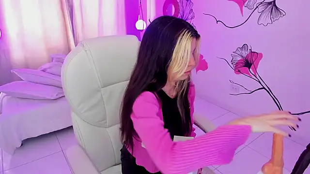 Isabela Fiorelli online show from November 20, 2025, 1:00 pm