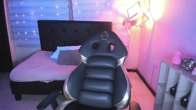 Cute Angell  online show from March 16, 2025, 12:45 am