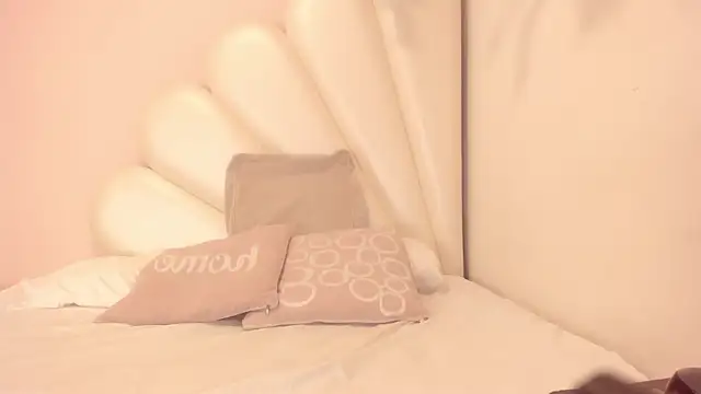 Snapshot of Olivia_Stevens chatting on March 7, 2025, 7:49 pm Olivia Stevens online show from March 7, 2025, 7:49 pm