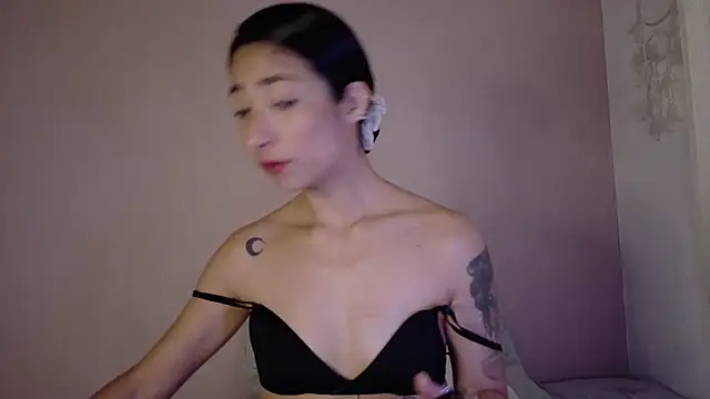 Snapshot of oishii_ambar chatting on September 24, 2025, 2:42 pm oishii ambar online show from September 24, 2025, 2:42 pm