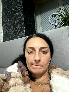 Snapshot of Miroslava1247 chatting on November 7, 2025, 2:50 pm Miroslava1247 online show from November 7, 2025, 2:50 pm