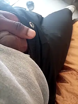 Snapshot of Cumboy2567 chatting on October 17, 2025, 10:18 am Cumboy2567 online show from October 17, 2025, 10:18 am