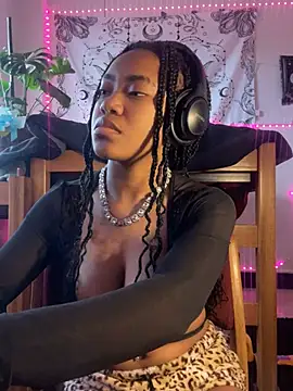 Snapshot of lifeoftt_18xx chatting on February 20, 2025, 4:14 pm lifeoftt 18xx online show from February 20, 2025, 4:14 pm