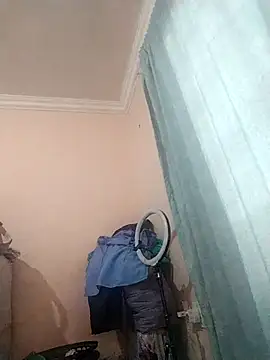 Snapshot of prettiechanti chatting on October 14, 2025, 3:57 pm prettiechanti online show from October 14, 2025, 3:57 pm