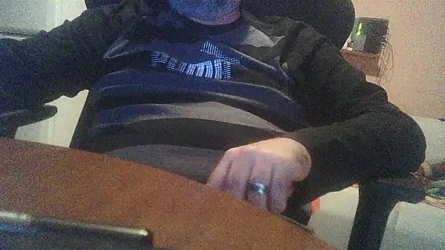 Snapshot of lanata chatting on October 17, 2025, 12:01 am lanata online show from October 17, 2025, 12:01 am