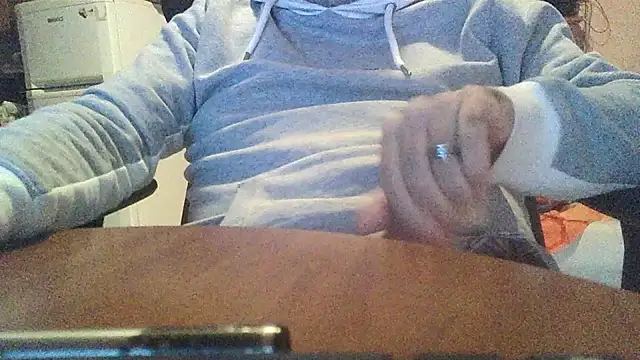 Snapshot of lanata chatting on November 23, 2025, 4:07 pm lanata online show from November 23, 2025, 4:07 pm