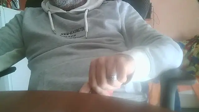 Snapshot of lanata chatting on December 17, 2025, 10:21 am lanata online show from December 17, 2025, 10:21 am