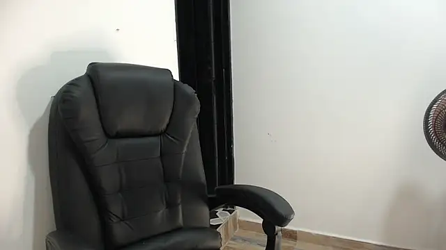 Snapshot of StephyJones1 chatting on January 7, 2026, 5:04 pm StephyJones1 online show from January 7, 2026, 5:04 pm