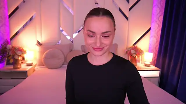 LindsieGreyy online show from April 14, 2026, 6:30 am