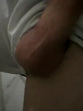 Snapshot of obranquinho21cm chatting on February 25, 2025, 12:25 am obranquinho21cm online show from February 25, 2025, 12:25 am