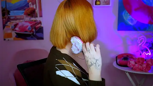 Snapshot of MitsukiMun chatting on February 10, 2025, 12:50 pm MitsukiMun online show from February 10, 2025, 12:50 pm