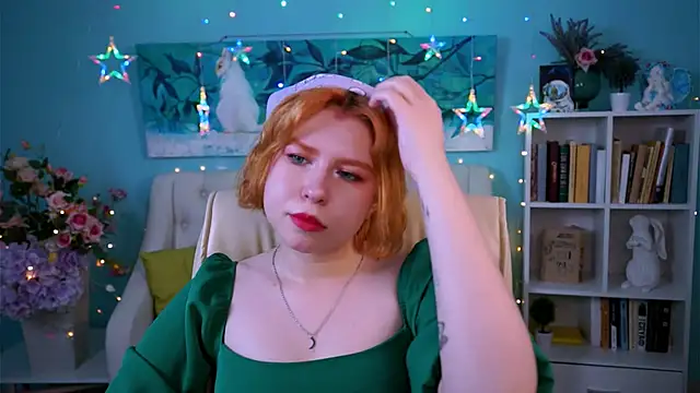 Snapshot of MitsukiMun chatting on February 17, 2025, 12:16 pm MitsukiMun online show from February 17, 2025, 12:16 pm