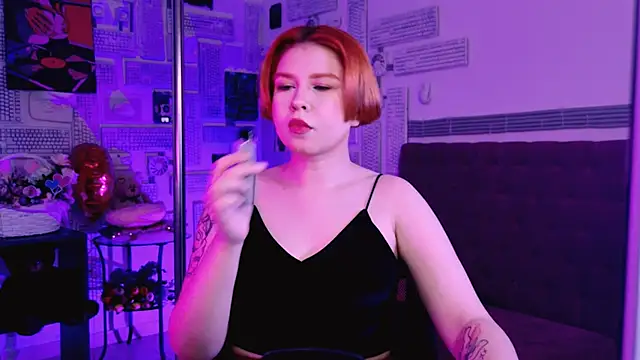 Snapshot of MitsukiMun chatting on February 25, 2025, 12:55 pm MitsukiMun online show from February 25, 2025, 12:55 pm