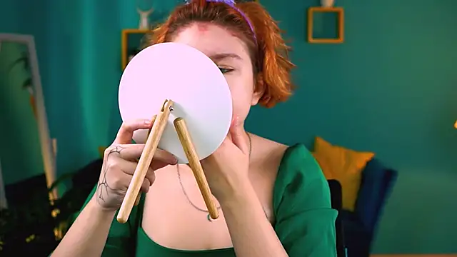 Snapshot of MitsukiMun chatting on March 21, 2025, 12:06 pm MitsukiMun online show from March 21, 2025, 12:06 pm