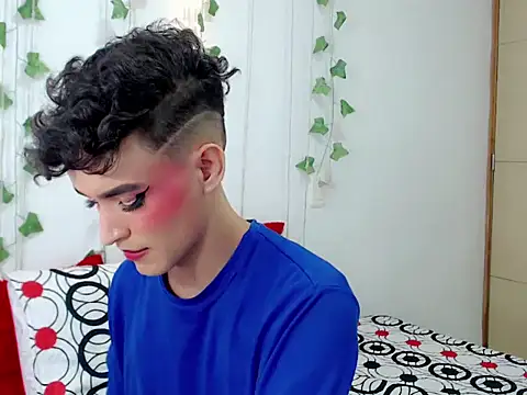 dominic 00 online show from February 26, 2025, 8:44 pm