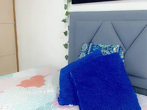 dominic 00 online show from October 2, 2025, 8:49 pm