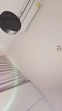 Dhalila  online show from October 15, 2025, 2:01 am