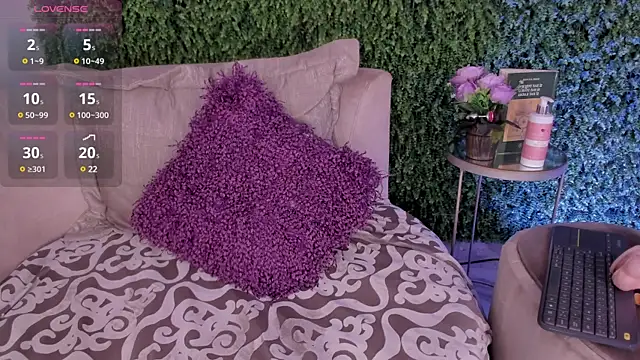 Snapshot of emmiily_z chatting on March 17, 2025, 10:38 pm emmiily z online show from March 17, 2025, 10:38 pm