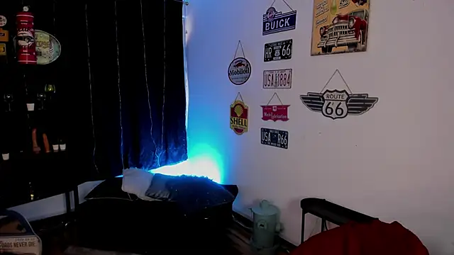 anuvyz miller  online show from April 13, 2026, 1:16 pm