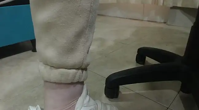 PerlaMature online show from February 13, 2025, 4:07 pm