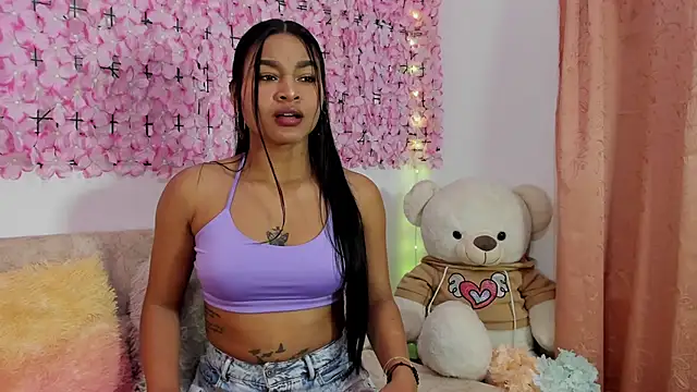 Lynda Bonnie online show from October 18, 2025, 11:44 am