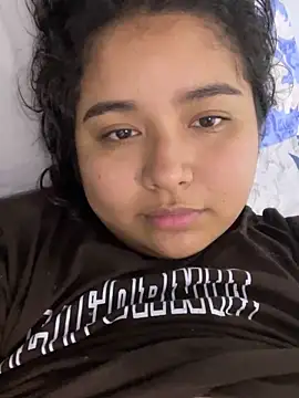 emyrose2 online show from February 25, 2025, 4:24 am