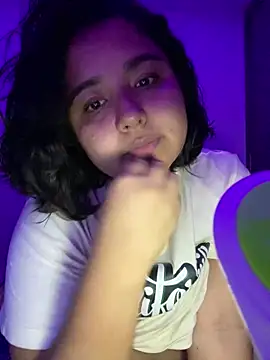 emyrose2 online show from March 21, 2025, 3:55 am