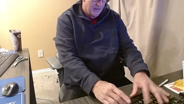 Snapshot of olderandwiser2 chatting on December 21, 2025, 5:58 am olderandwiser2 online show from December 21, 2025, 5:58 am