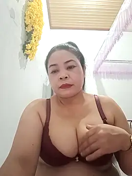 Baby-bigtits2024 online show from March 10, 2025, 12:48 pm