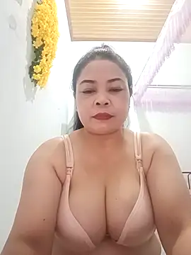Baby-bigtits2024 online show from March 13, 2025, 12:56 pm