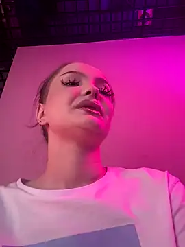 AlexaBright online show from November 9, 2025, 6:06 pm