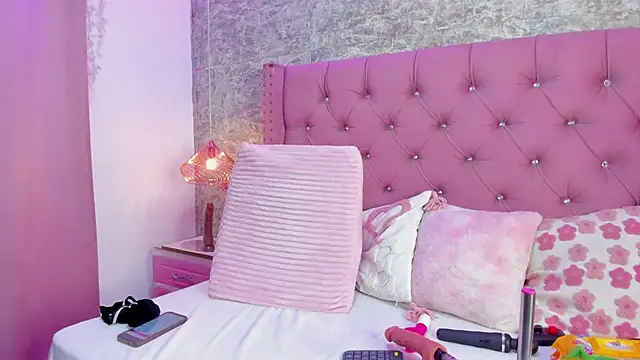 BrithanyParker  online show from January 6, 2026, 10:01 pm