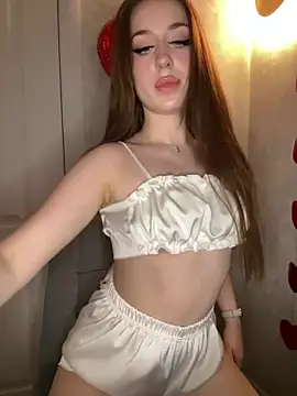 Jackie White  online show from March 21, 2025, 4:18 pm