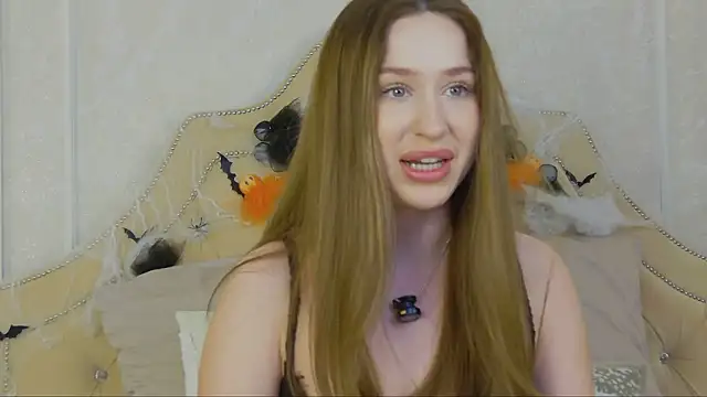 Jackie White  online show from October 31, 2025, 4:46 am