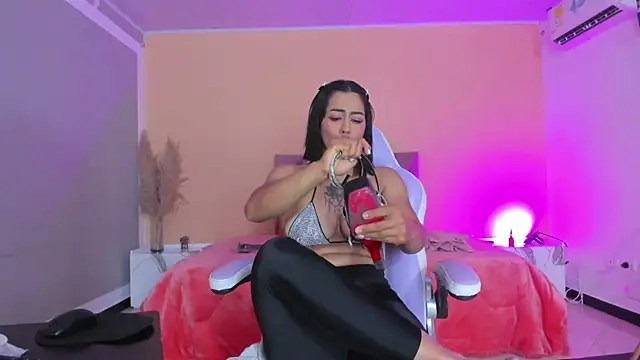 cristal crossfitx online show from November 13, 2025, 10:25 am